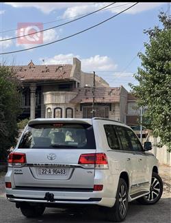 تۆیۆتا لاند کروزەر